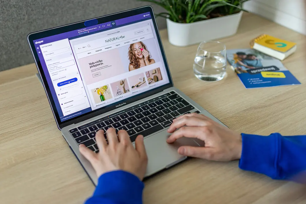 E-commerce/